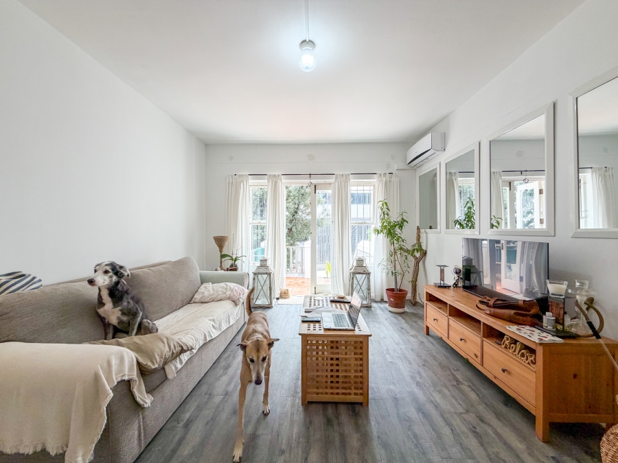 1 Bedroom Property for Sale in Oranjezicht Western Cape